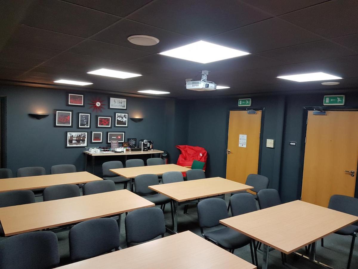 Ibis Cardiff Gate - International Business Park Ξενοδοχείο Εξωτερικό φωτογραφία
